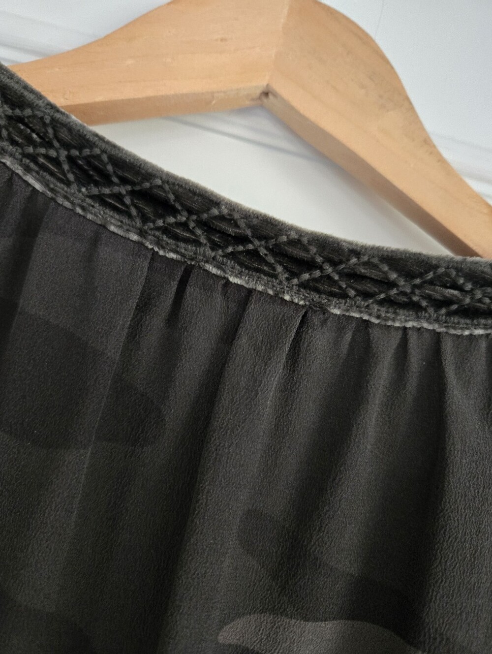 Johnny Was Black and Gray Rayon Velvet Camo Embroidered Gold Threaded Tunic XL - Picture 10 of 10